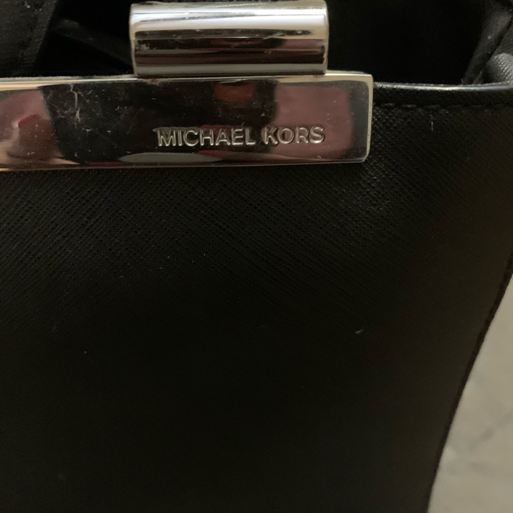 Michael Kors black purse - Picture 5 of 8